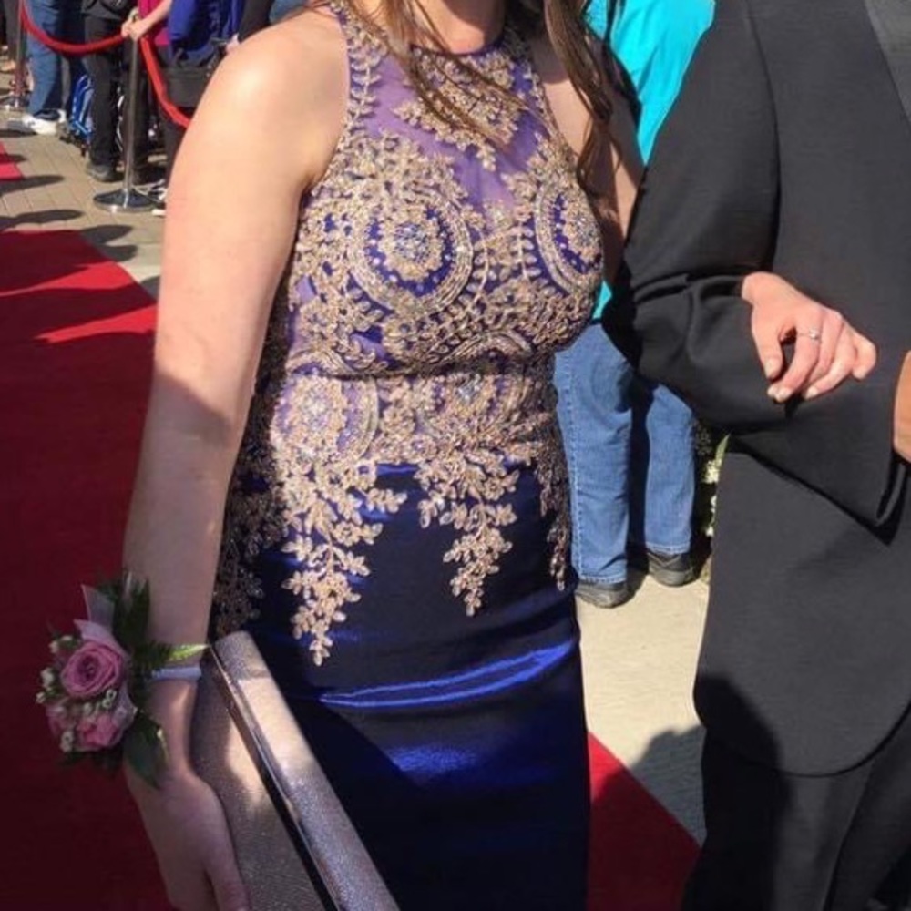 Size 6 Mermaid Style Prom Dress